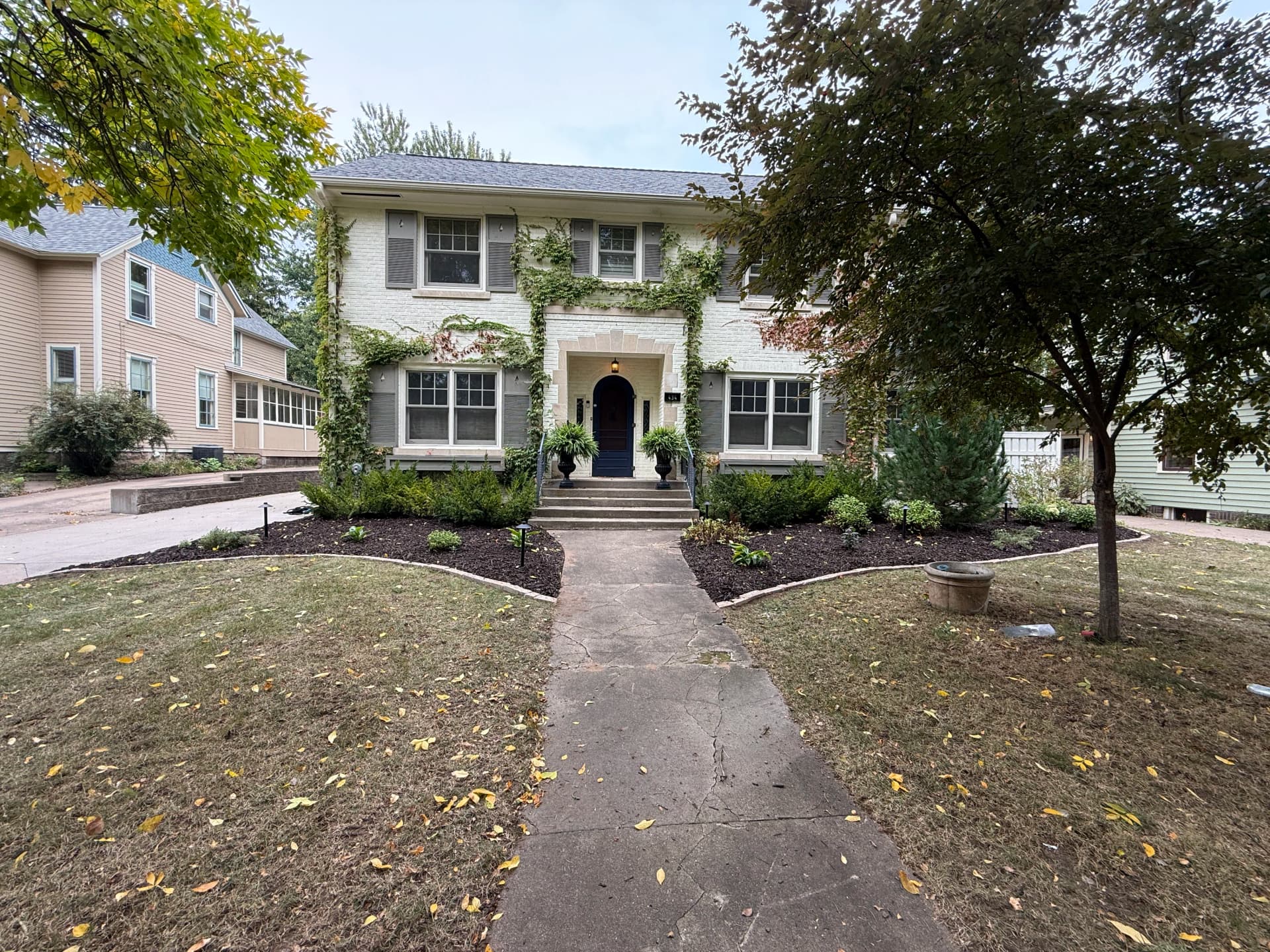 Patios, Mulch Beds, Rock Gardens, Mowing and More - A Season of Work