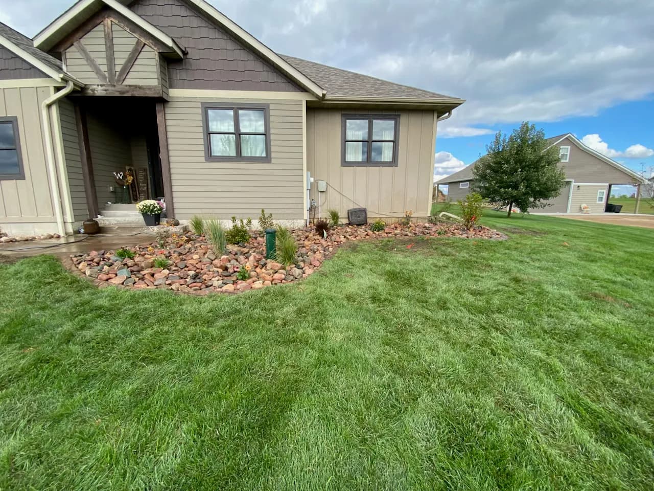 Patios, Mulch Beds, Rock Gardens, Mowing and More - A Season of Work