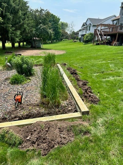 Gallery photos for Garden Makeover with Fresh Wooden Edges: Image #1