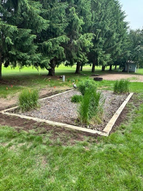 Gallery photos for Garden Makeover with Fresh Wooden Edges: Image #2