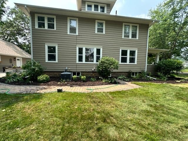 Gallery photos for Lush Garden Transformation in Chippewa Falls: Image #1