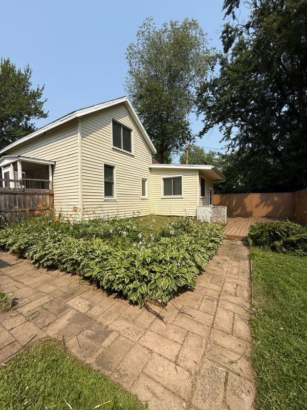 Gallery photos for Chippewa Valley Landscaping Transformation: Image #2