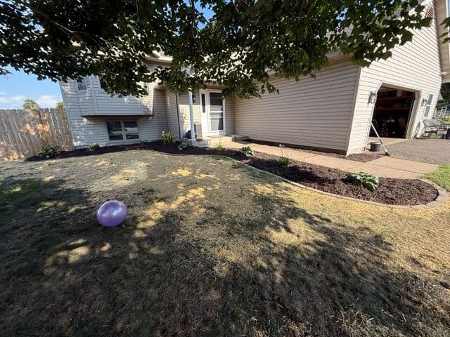 Gallery photos for Stunning Lawn Transformation with Professional Touch: Image #3