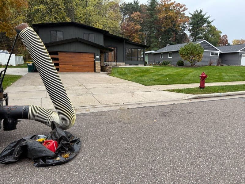 Gallery photos for Fall Lawn Care and Leaf Removal: Image #2