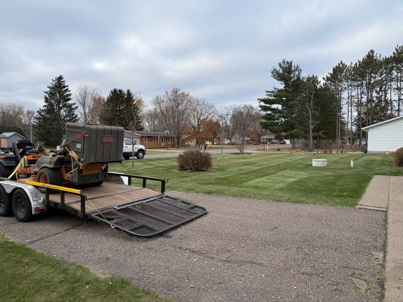 Gallery photos for Fall Clean-Up Services in Full Swing: Image #2